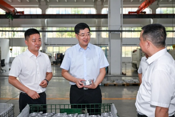 胡剑飞深入南城调研招商引资、项目建设、产业发展等情况